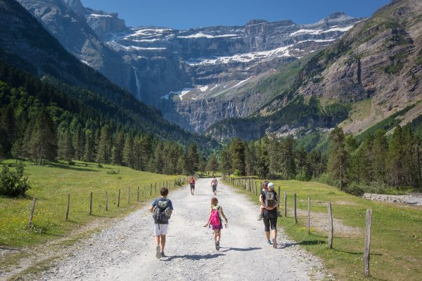 1-cirque-de-gavarnie-par-le-chemin-principal-pierre-meyer