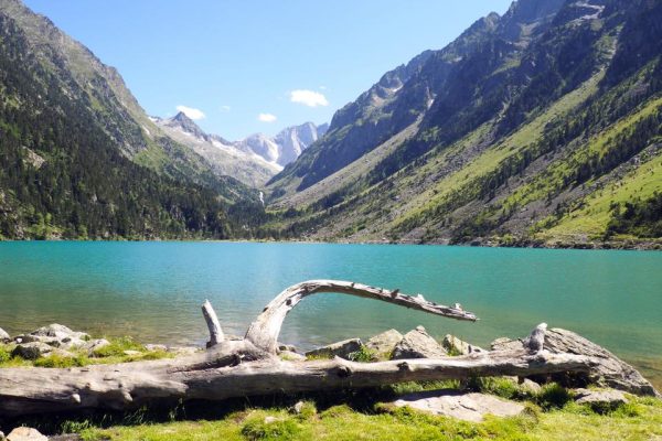 lac-bleu-gavarnie-istock-mariedofra