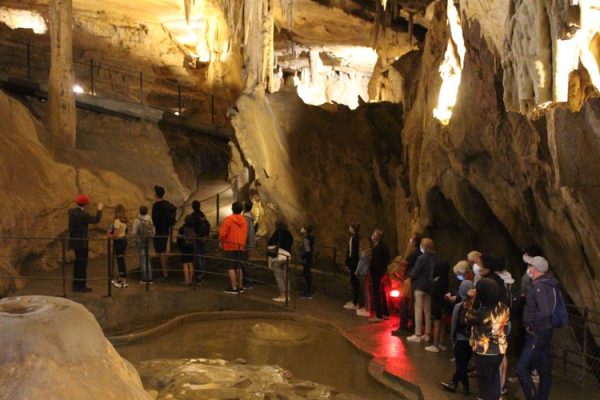 DDM- Les visiteurs dans les grottes de Bétharram DDM- Les visiteurs dans les grottes de Bétharram